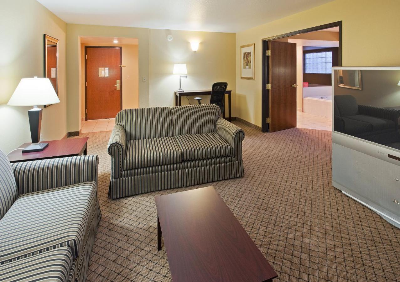 Holiday Inn Express Fallon By Ihg Екстериор снимка