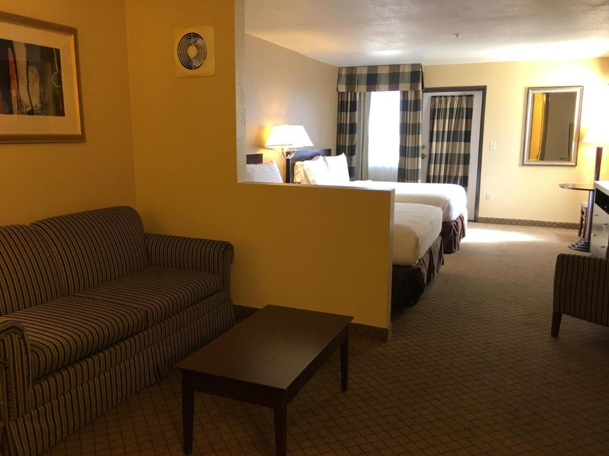 Holiday Inn Express Fallon By Ihg Екстериор снимка